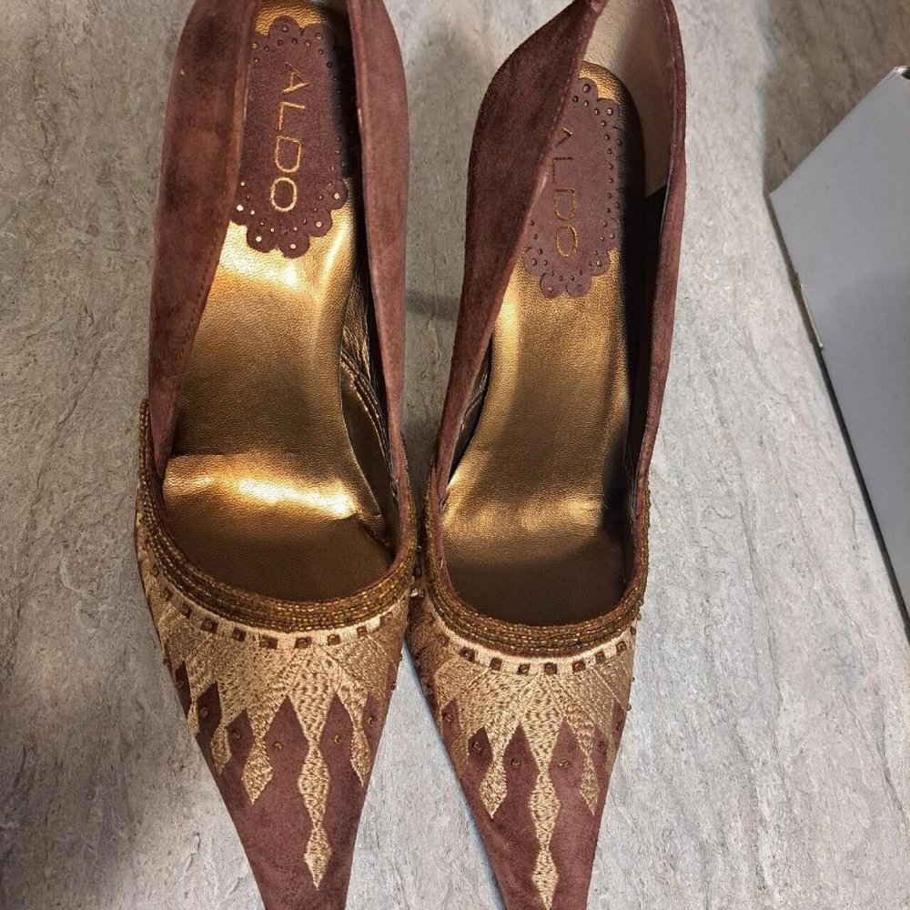 Aldo👠 Brown/Gold Embroidered Leather Suede Heels/Brazilian Made